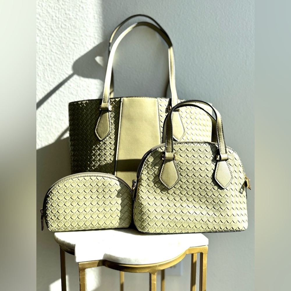Elegant Three Piece Purse Set